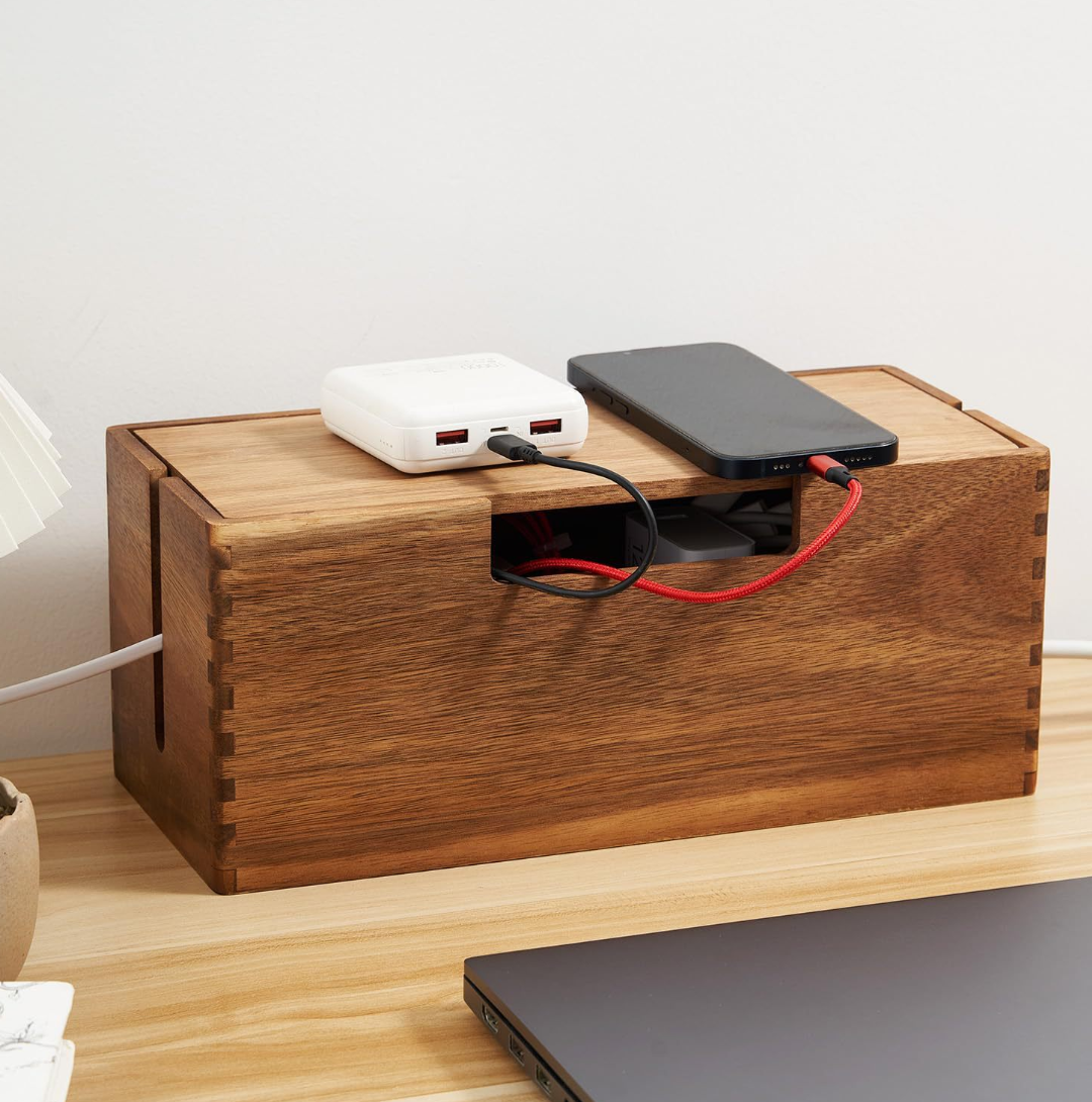 Acacia wooden box — hero