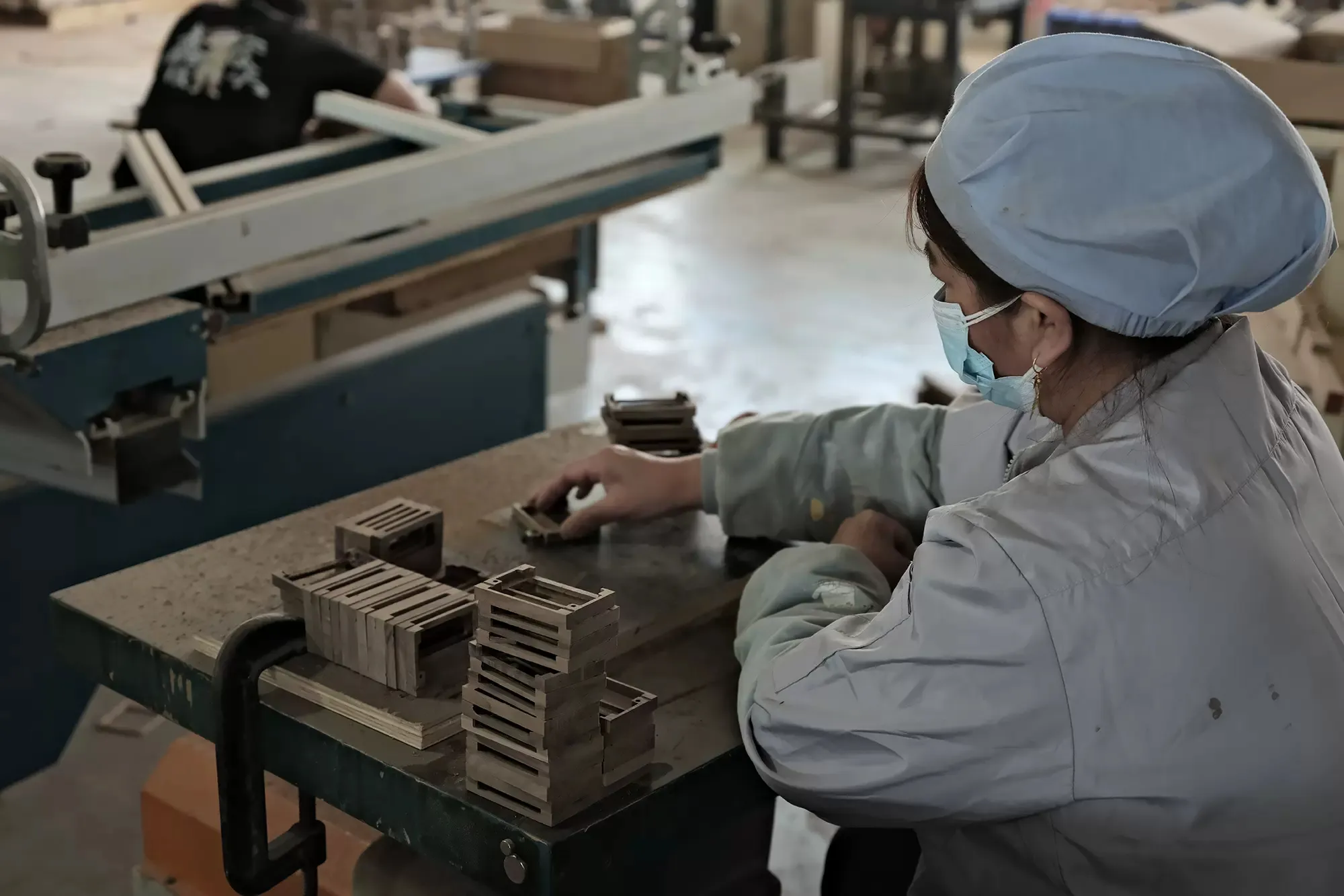A 100-piece sample run on the production line — same fixtures as full orders